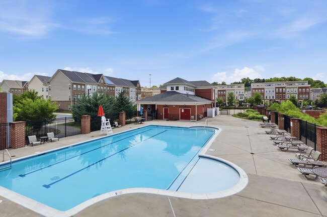 Building Photo - 3 Bed/2.5 Bath End-of-Row Beltsville Townhome
