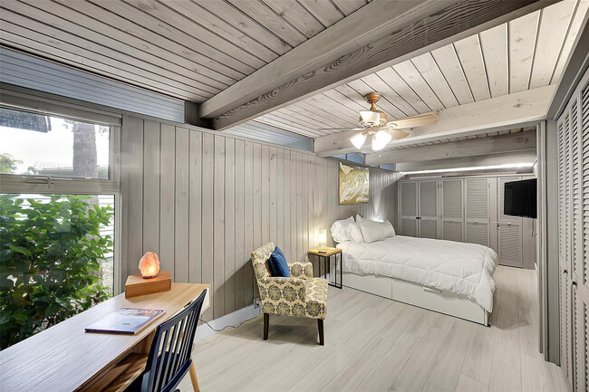 Building Photo - 234 Pine Ave