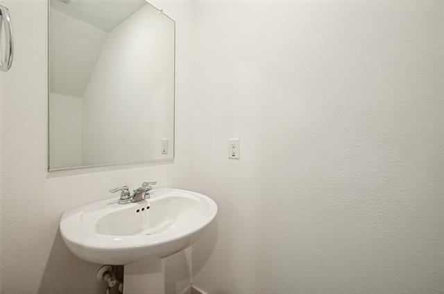 Building Photo - 213 Adelina Dr