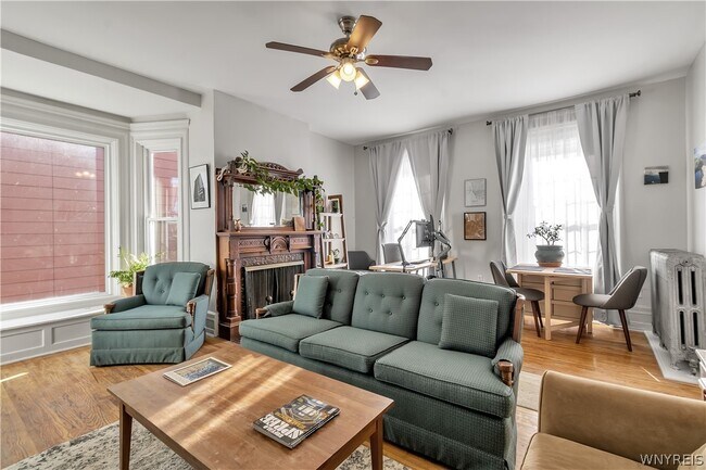 Building Photo - 617 Niagara St