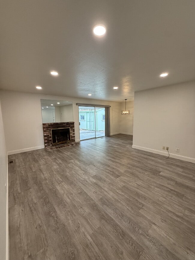 Building Photo - Beautiful 3 Bed, 2 Bath Single Story in Great Livermore Location