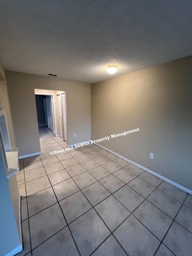 Building Photo - 1 Bed/1 Bath - Unit 228
