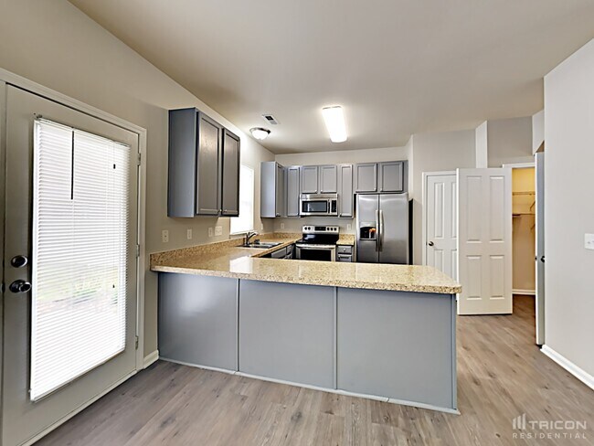 Building Photo - 7839 Baylis Dr