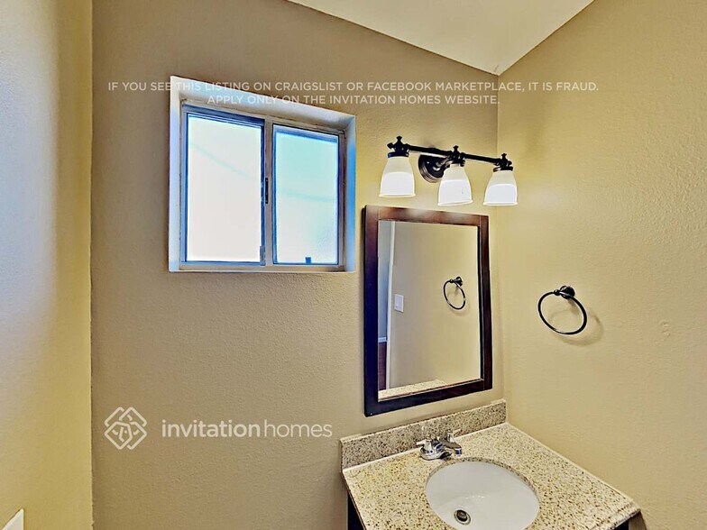 Building Photo - 2184 E Broadmor Dr