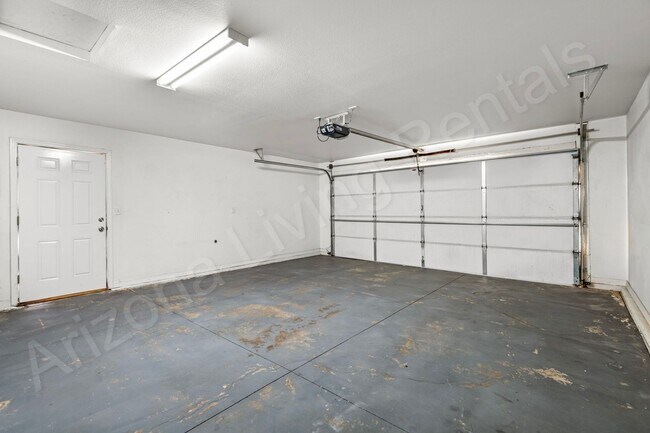 Building Photo - PERFECT CUL-DE-SAC HOME