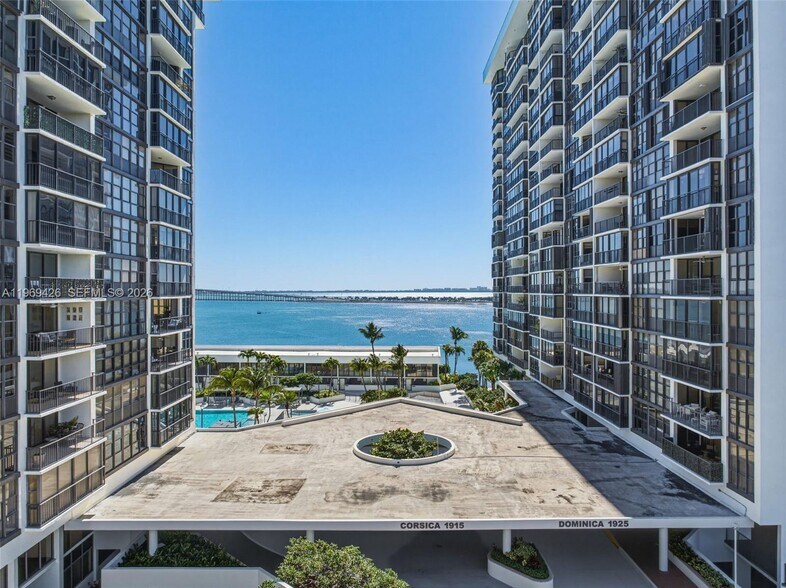 Building Photo - 1915 Brickell Ave