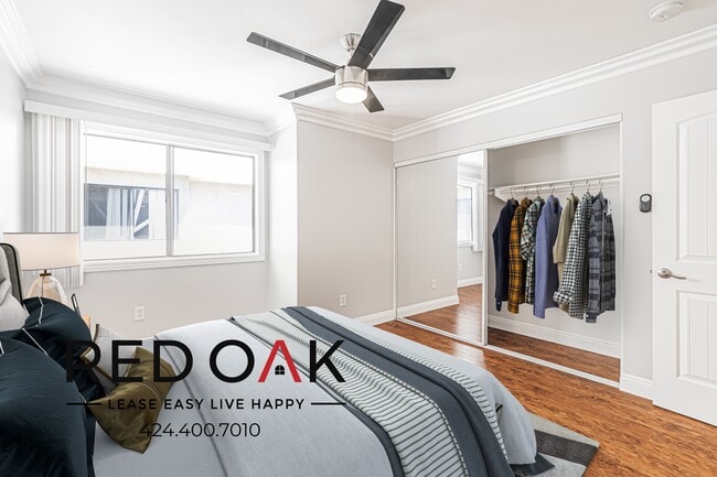 Building Photo - 5325 Cartwright Ave