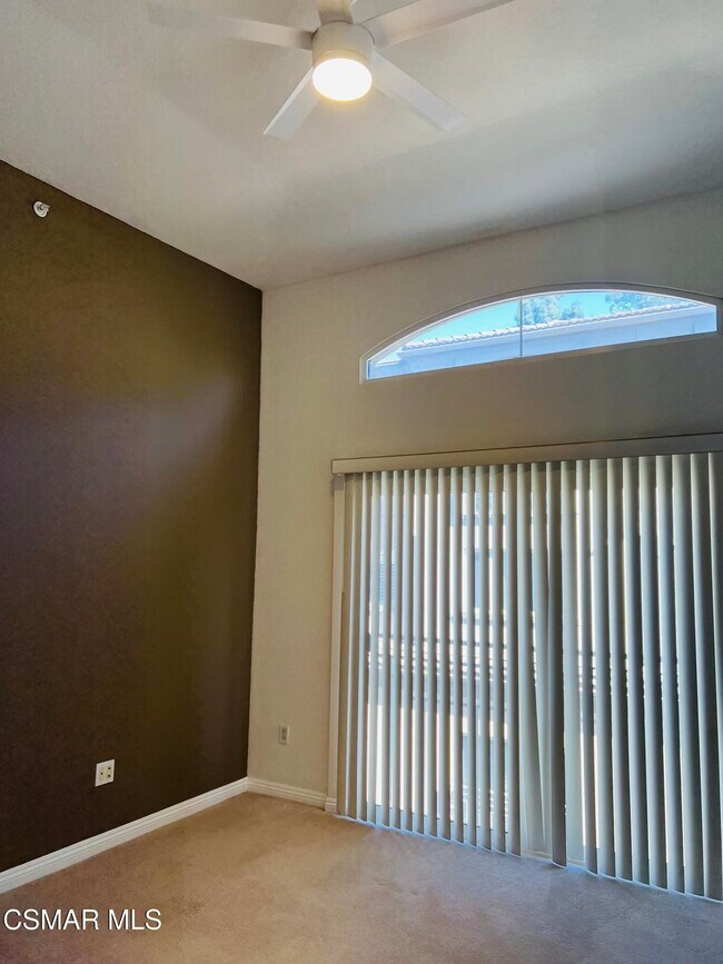 Building Photo - 5210 Premiere Hls Dr