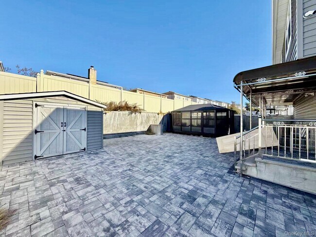 Building Photo - 88 Radford St