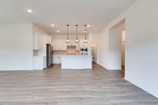 Building Photo - 271 Jefferson Dr