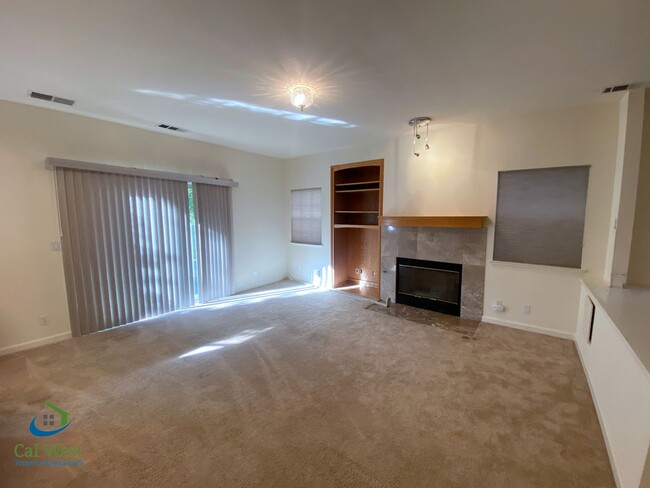 Building Photo - $6995-Amazing 4 Bed/3 Bath Home in Mtn. Vi...