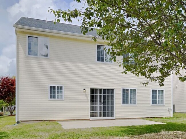 Building Photo - 810 Topsail Dr