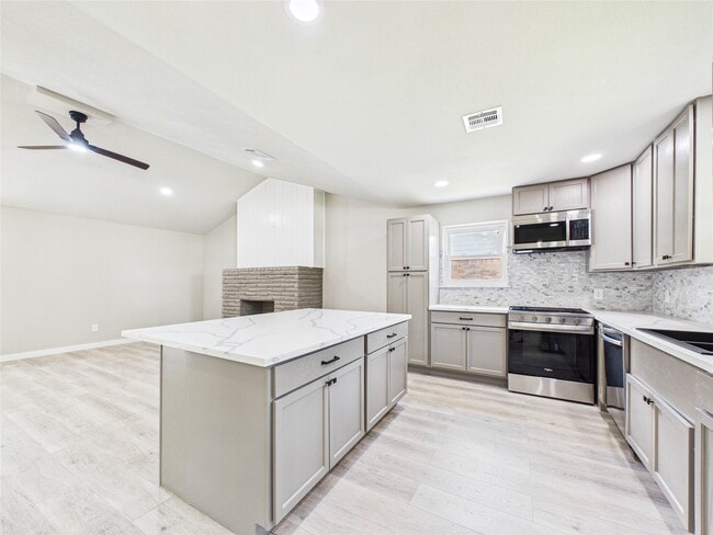 Building Photo - 135 Highland Terrace Dr