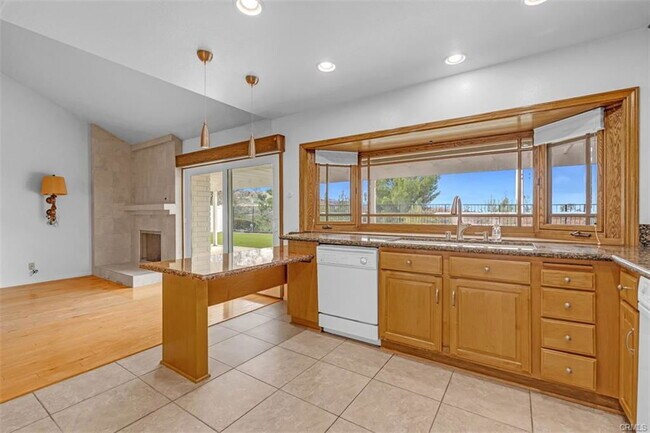 Building Photo - 551 S Paseo Lucero