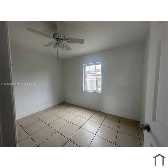 Building Photo - 1136 NW 55th St