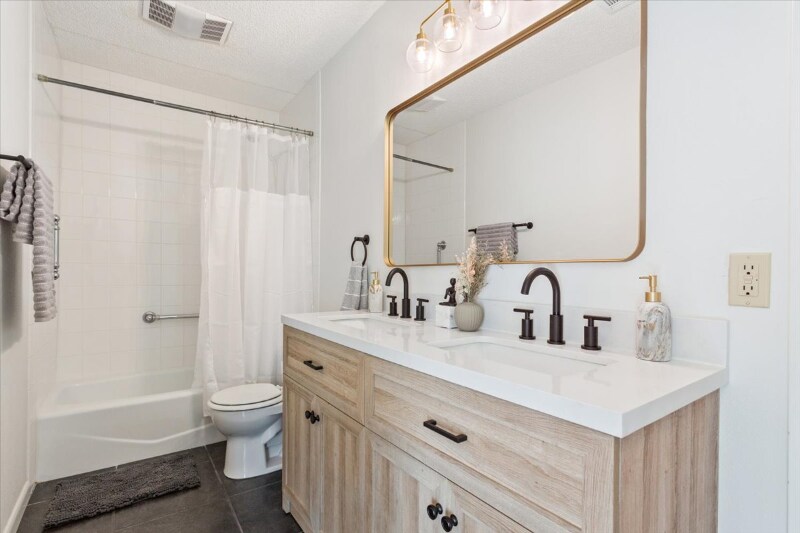 Building Photo - 12205 Midland Walk