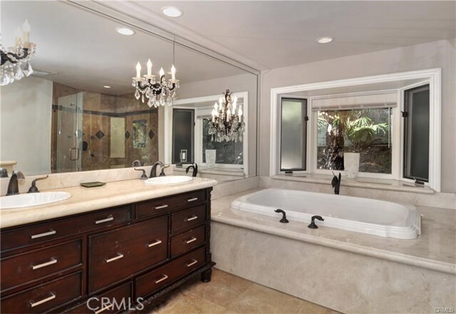 Building Photo - 11393 La Vereda Dr