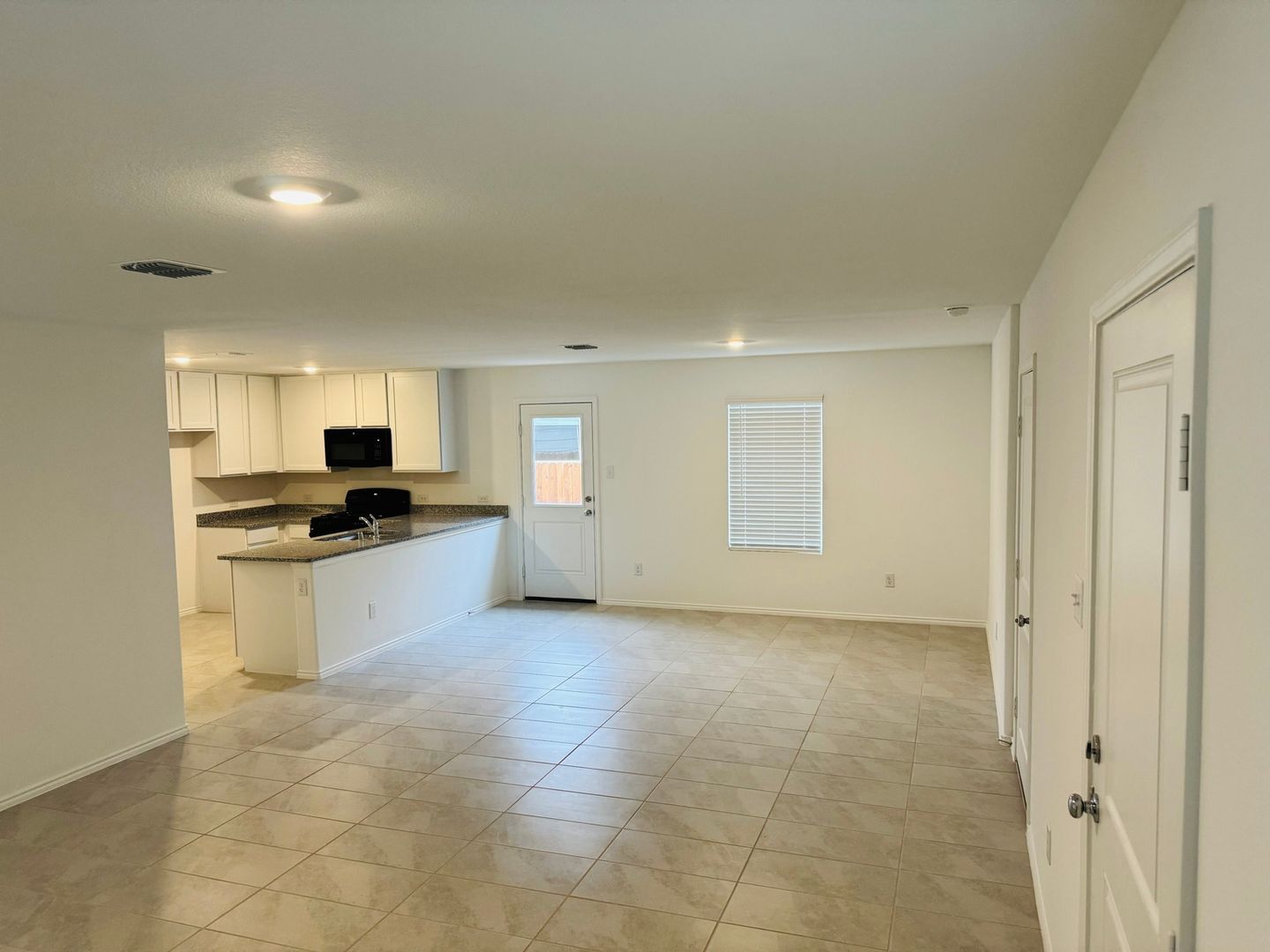 Building Photo - 9001 Thrasher Trl