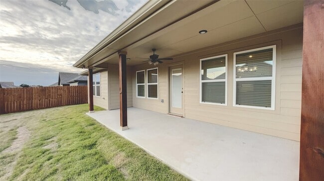 Building Photo - 805 Tippit Ln