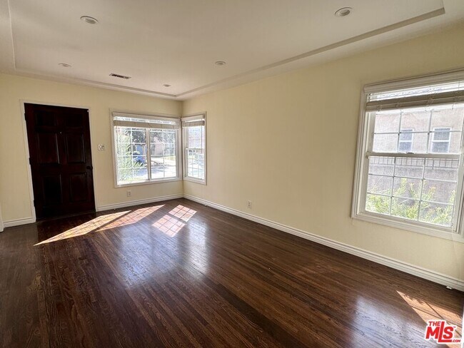 Building Photo - 4229 Sutro Ave