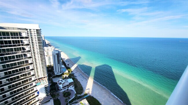 Building Photo - 1830 S Ocean Dr