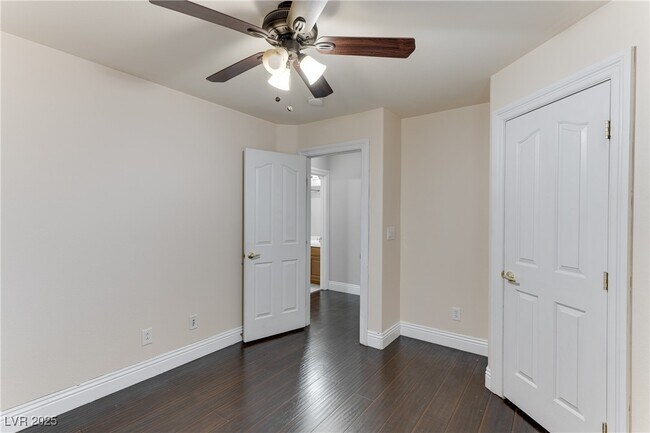 Building Photo - 8807 Red Fox Dr