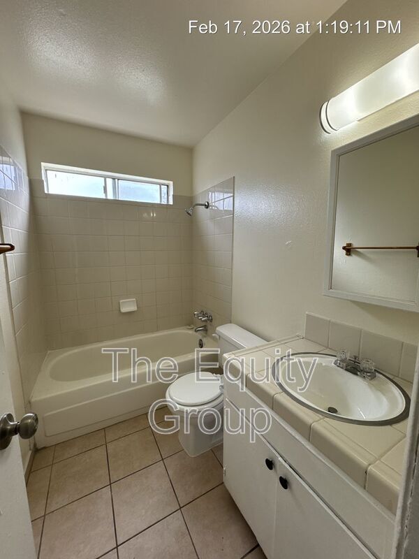 Building Photo - 624 N Garden St