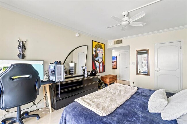 Building Photo - 111 N Pompano Beach Blvd