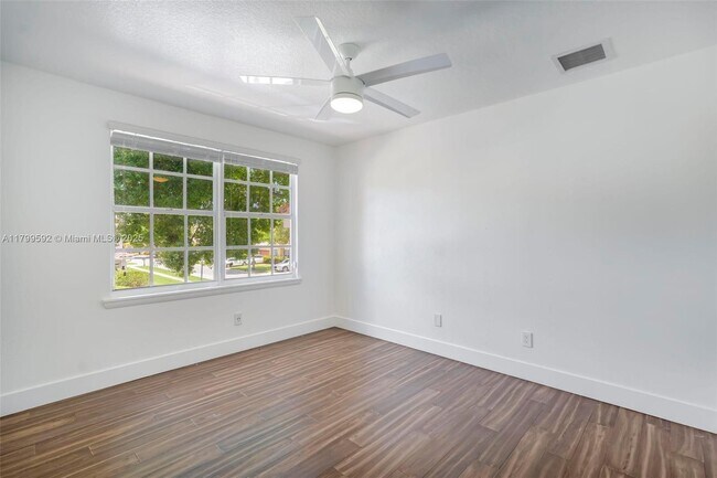 Building Photo - 5050 Greenwich Preserve Ct