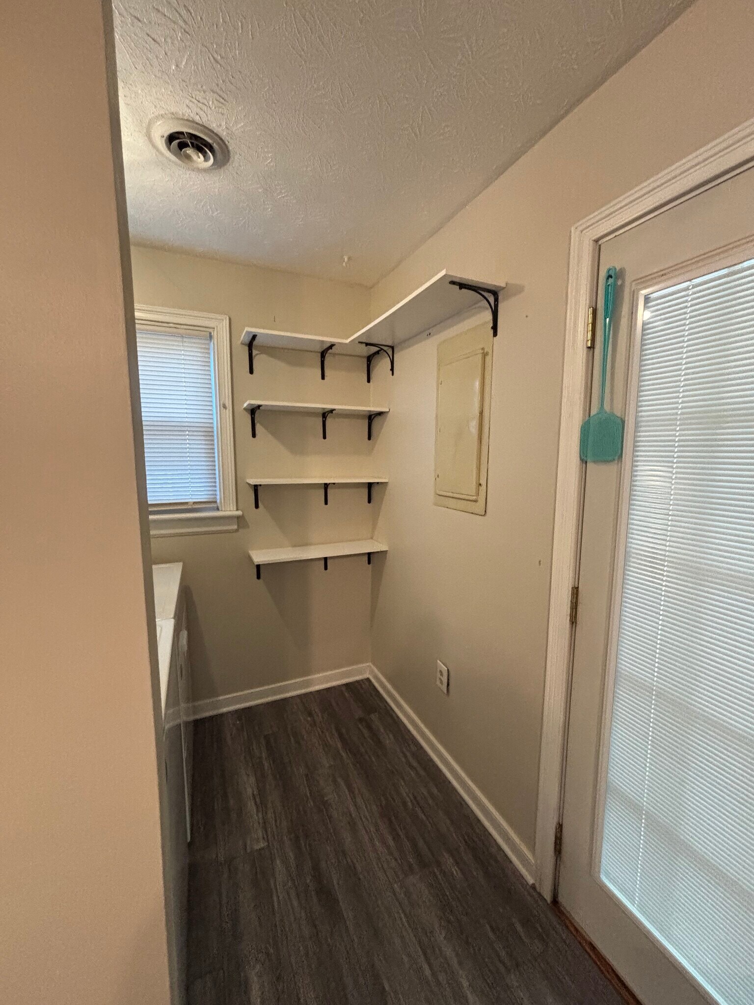 Pantry - 2925 Stanwix Ln