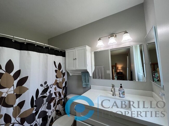 Building Photo - 2419 Fieldlane Pl