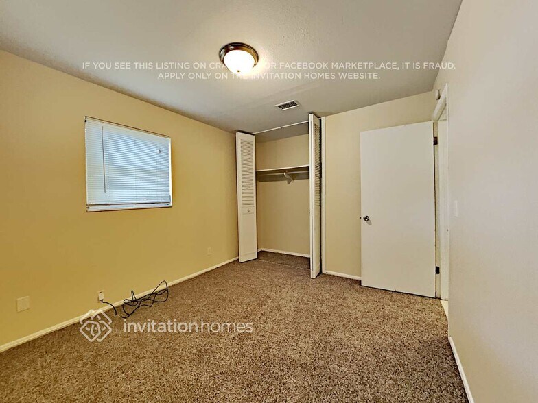Building Photo - 1806 Dodge Cir S