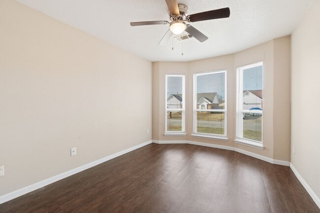 Building Photo - 2800 N 55th Cir