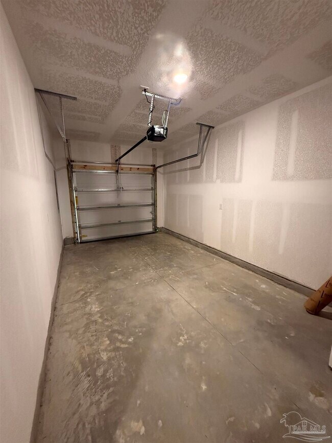 Building Photo - 9007 Golden Eye Dr