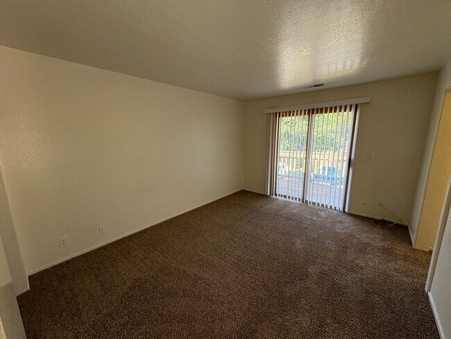 Building Photo - 3 Bedroom Home located in Westgate Neighbo...