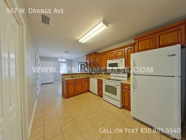 Building Photo - 567 W Orange Ave