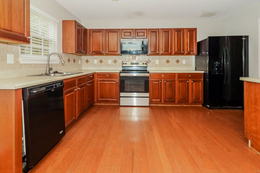 Building Photo - 3060 Whittier Way