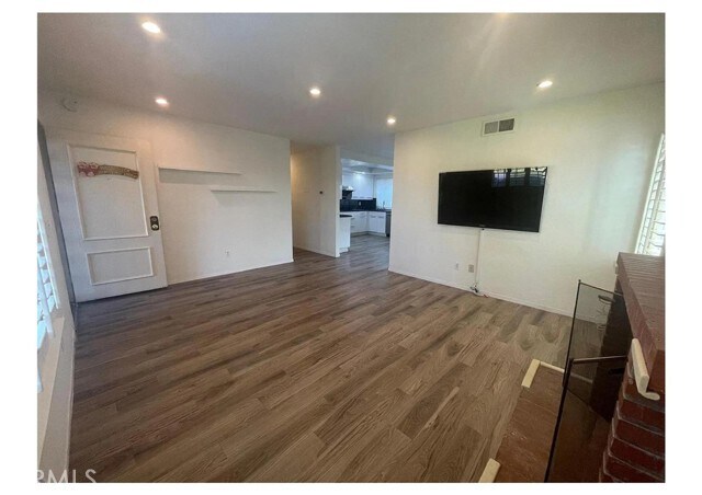 Building Photo - 2231 Lerona Ave