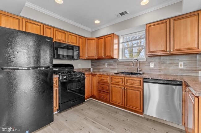 Building Photo - 2528 Wendover Rd