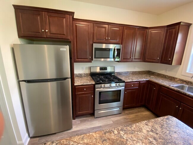 Kitchen with Range,Microwave, Refrigerator - 4576 Elizabeth Ln