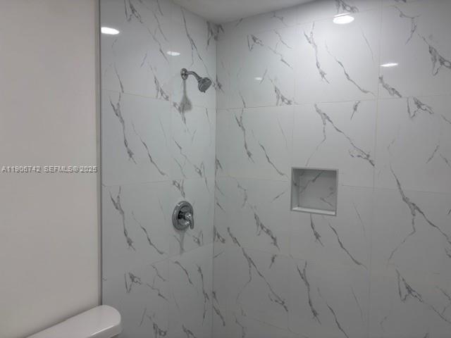 Building Photo - 10592 Royal Palm Blvd