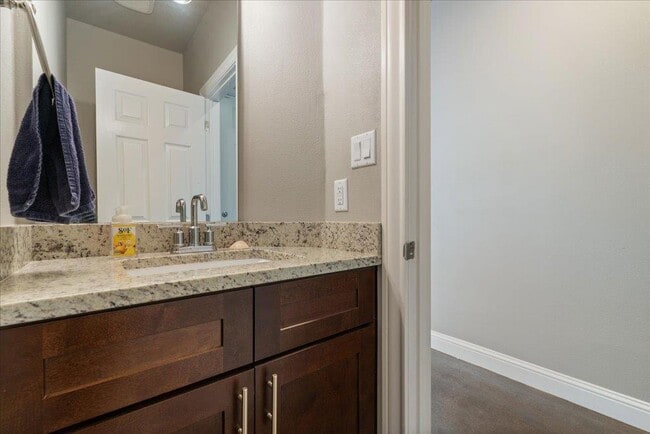 Building Photo - 5800 Clubhouse Dr