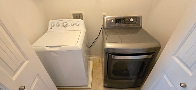 Building Photo - Beautifully maintained 2-bedroom, 2.5-bath with Loft • 1,504 sqft & 2-car garage.