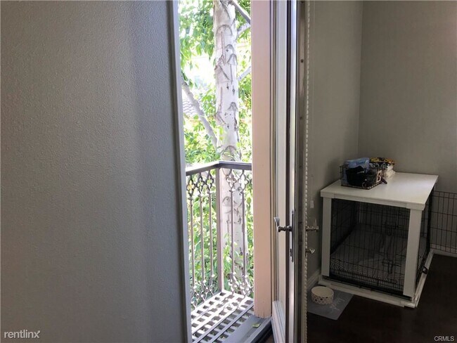 Building Photo - 2 br, 3 bath Townhome - 2481 Wagner St Unit 8