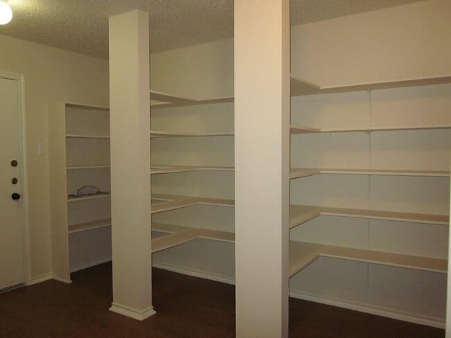 Building Photo - 1102 Comfort St
