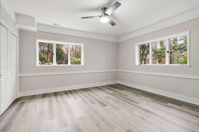 Building Photo - Two Bedroom Duplex with Bonus Room in Chapel Hill