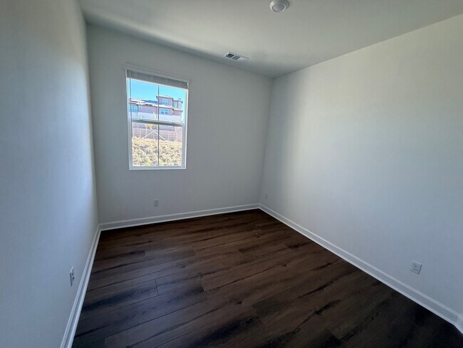 Building Photo - 470 Caliper Wy