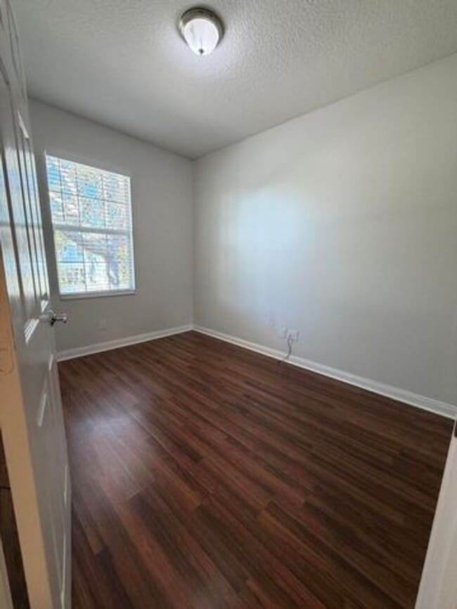 Building Photo - 3200 W Community Dr