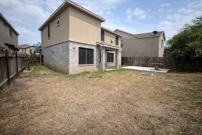 Building Photo - 612 Pinos Cir