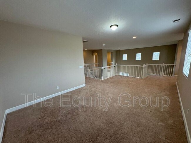 Building Photo - 3116 W Buena Vista Ave